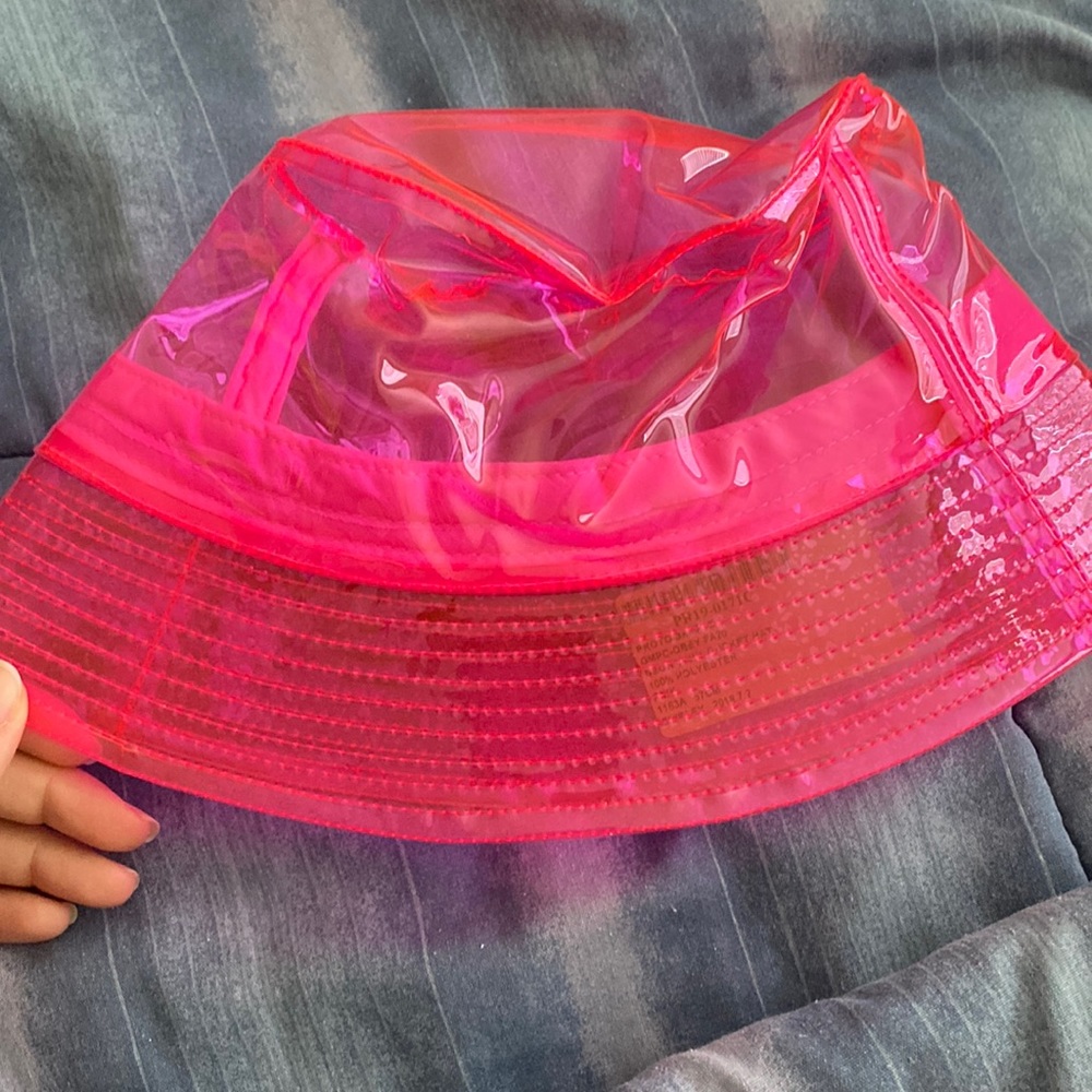 Bucket hat
